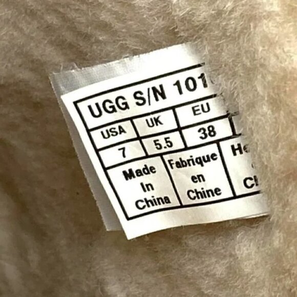 UGG Australia Classic Short Flora Perf Brown Suede Boots - Size 7 - Picture 13 of 14